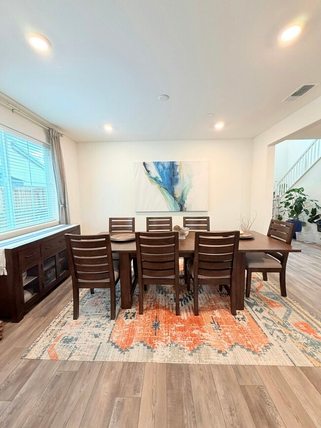 Photo - 6734 Ishan St