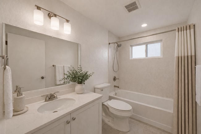 Photo - 1731 Ross Cir