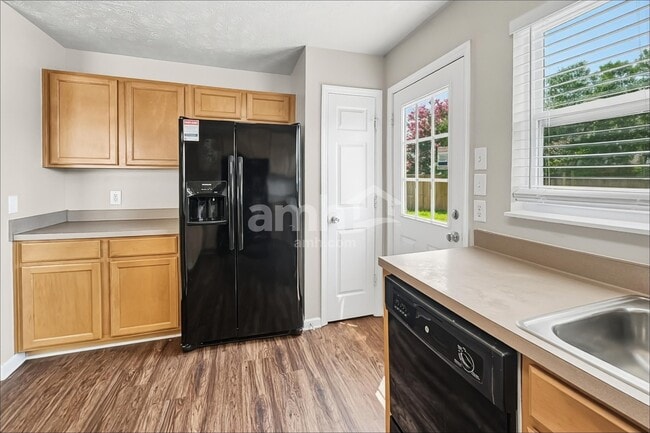 Photo - 2104 Erin Ln
