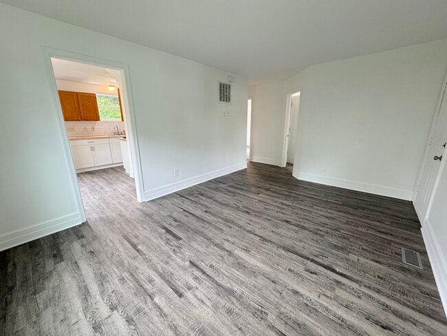CHARMING 4-BEDROOM, 2-BATH COTTAGE-STYLE HOME IN HAMPTON, VA!
