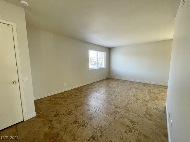 Building Photo - 5447 Retablo Ave Unit 4 Rental