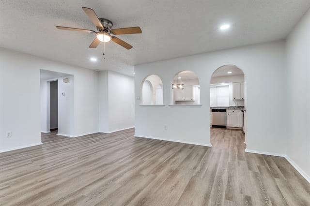 Photo - 2308 W Oakdale Rd