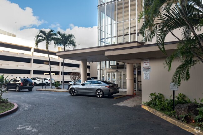 Photo - Ala Wai Plaza