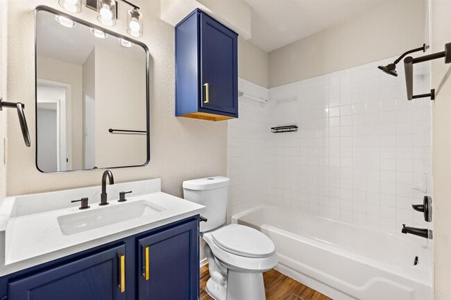 Photo - 2003 Dayflower Trce