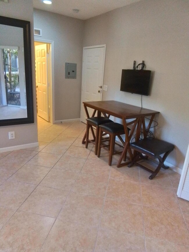 Photo - 8352 Mulligan Cir Unidad 1912