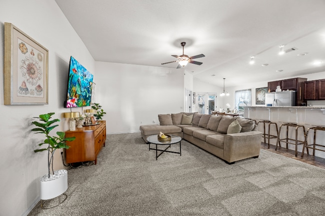 5508 Peach Dr