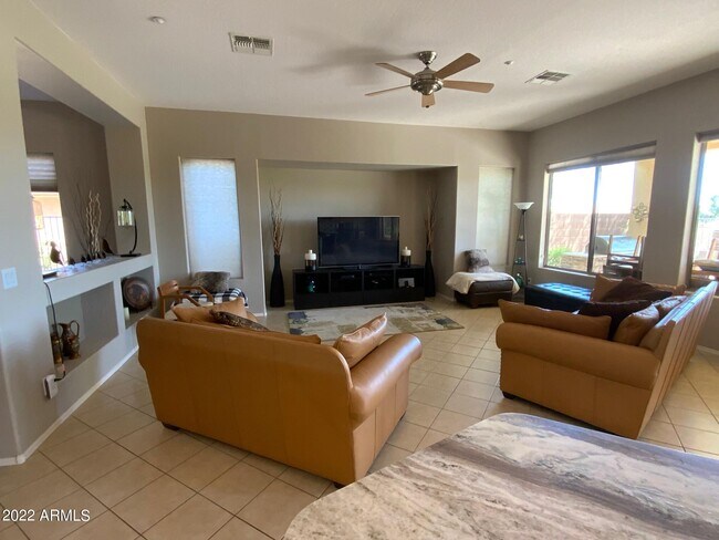 Photo - 1537 W Spirit Dr