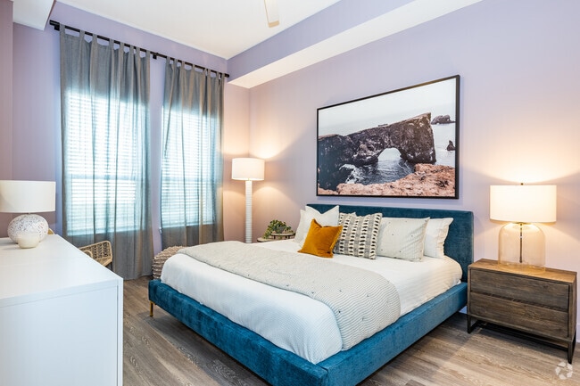2 BR, 2 BA - 1,132SF