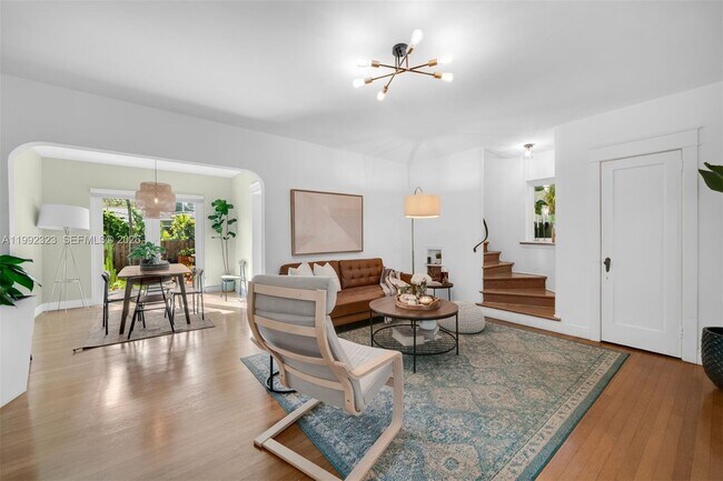 Photo - 970 NW 10th Ave