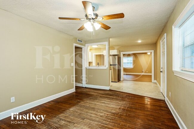 Photo - 6421 Burgundy Rd S