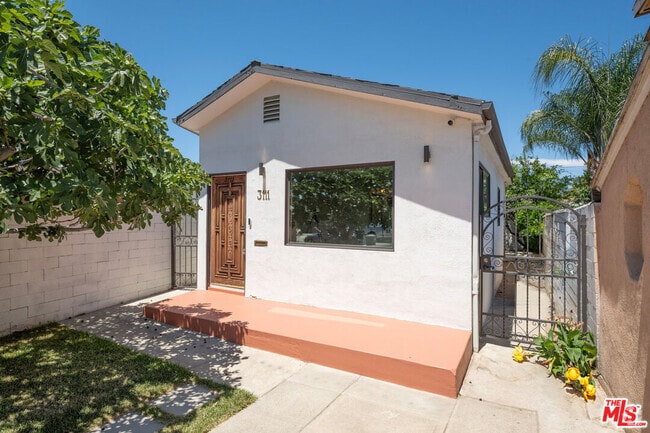 Building Photo - 3111 Glenhurst Ave Rental