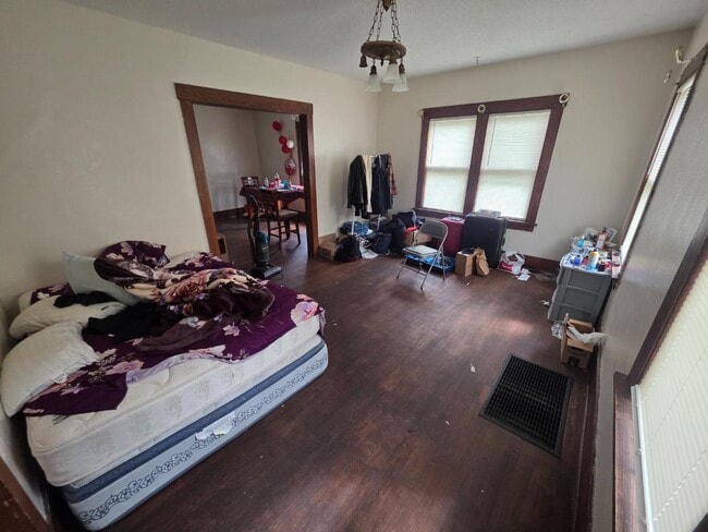 Photo - 415 E Clark St