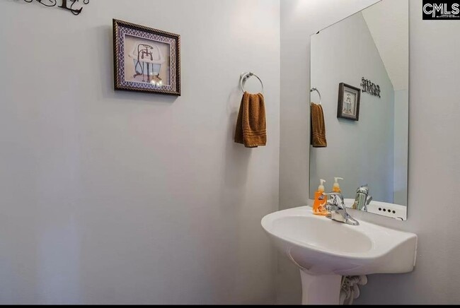 Photo - 204 Meyer Ln