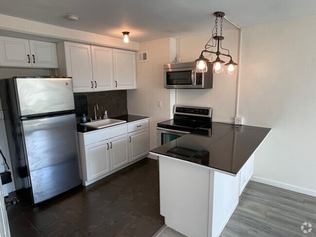 Building Photo - ALL Utilities Included- 1 bedroom/ Bath Wa... Unit 1108 Rental