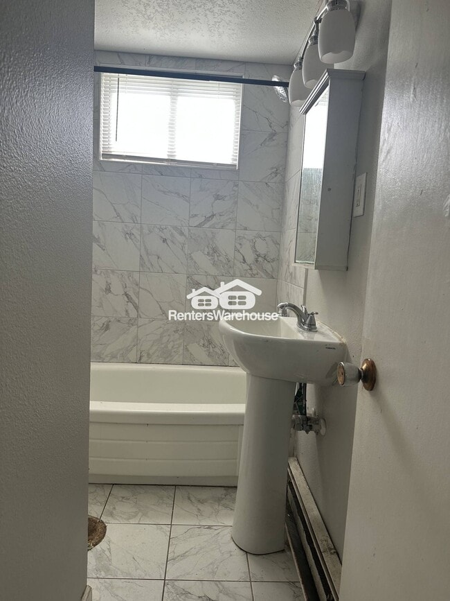 Photo - 114 NW College Ave