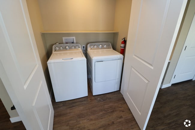 Pecos Vista Apartments, 780 W Cherry Ln, Carlsbad, NM 88220