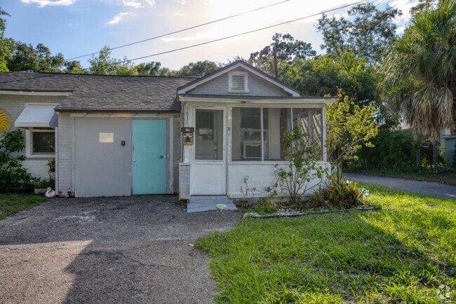 Building Photo - 701 1/2 16th Ave S Rental