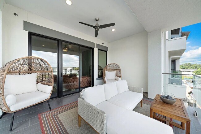 Photo - 15260 TX-105 Unit 304