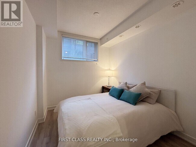 Photo - 1127 Cooke Blvd.