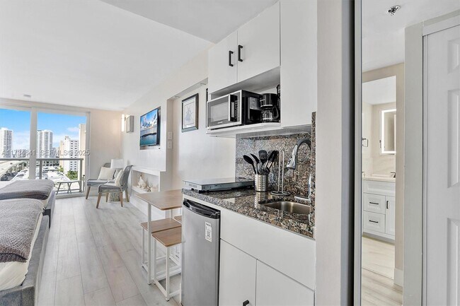 Photo - 19201 Collins Ave Unit 938