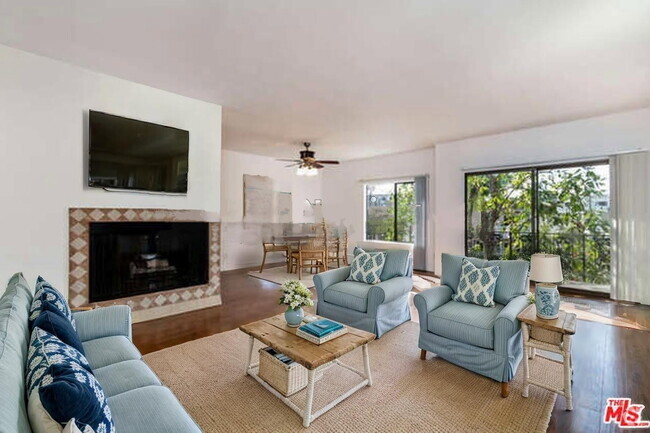 Building Photo - 11928 Kiowa Ave Unit #202 Rental