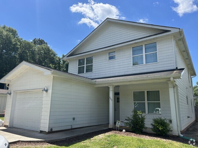 Building Photo - PRE-LEASING FOR AUGUST 2025! Rental