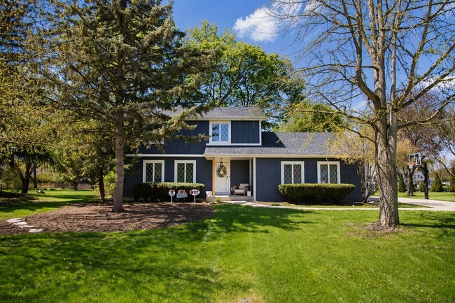 Photo - 2S316 Arrowhead Dr