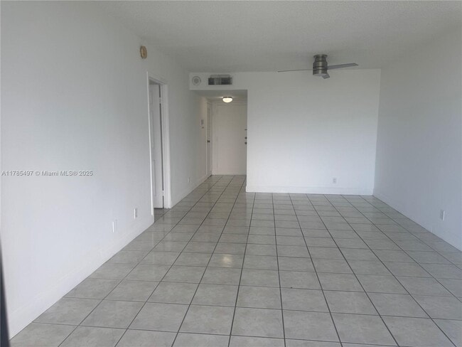 Photo - 2450 NE 135th St Unit 408