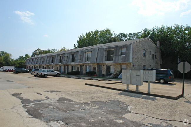 Building Photo - Amber Court Apartments