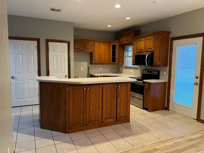 Photo - 1000 N Gale Ave