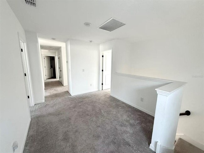 Photo - 2077 Derwent Dr