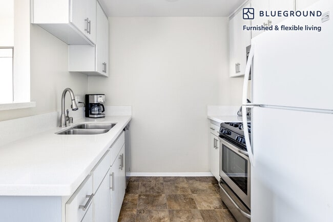 Photo - 1423 N Curson Ave Unidad FL2-ID417