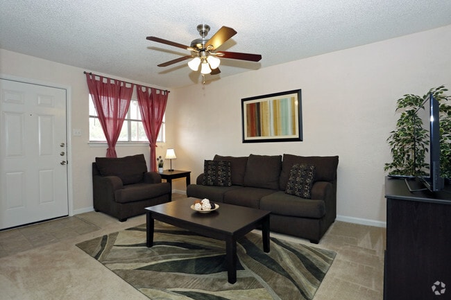 1 Bedroom Livingroom - Eastgate Ridge Apartments