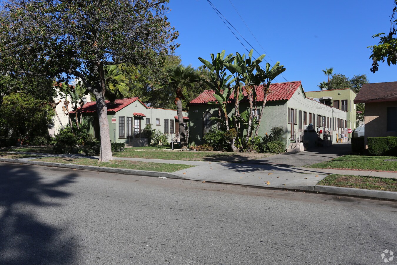 Photo - 809 E Garfield Ave Apartments