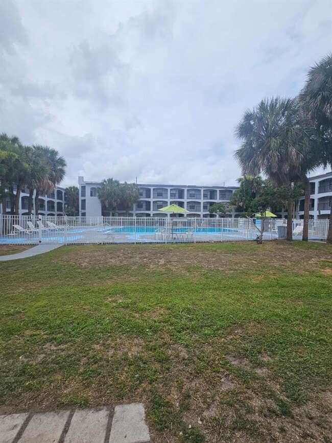 Photo - PALM SQUARE/BELLE Unit - 801