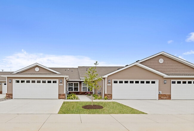 Apartments with Two-Car Attached Garages - Redwood Brownstown Telegraph Sibley Road Apartments