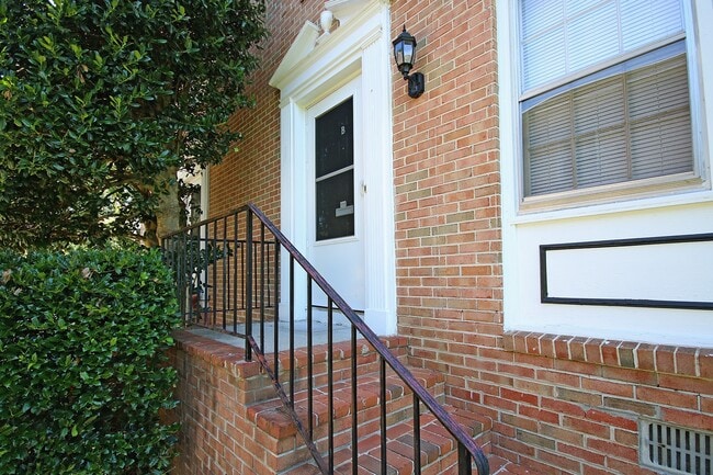 Building Photo - Student-Friendly Fry's Spring Duplex Near UVA