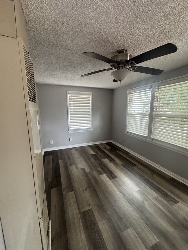 Photo - 442 N 400 W