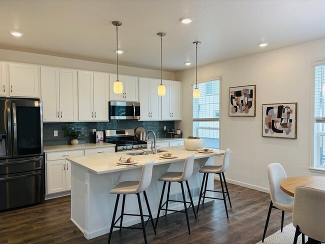 Photo - 1592 Castle Creek Cir
