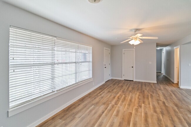 Photo - 814 Carson Dr