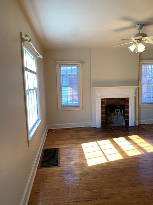 Photo - Duplex located close to UK, Downtown or St Joe Hospital   20260716