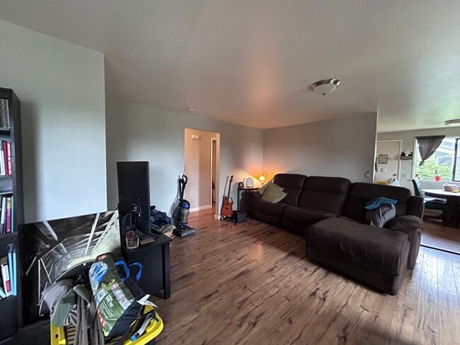 Photo - 3 Bed, 1 Bath Home in Ferndale with Garage