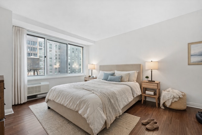 Photo - 211 E Ohio St Unit T01