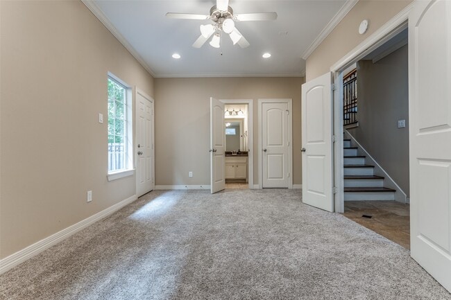 Photo - 5305 Egbert St