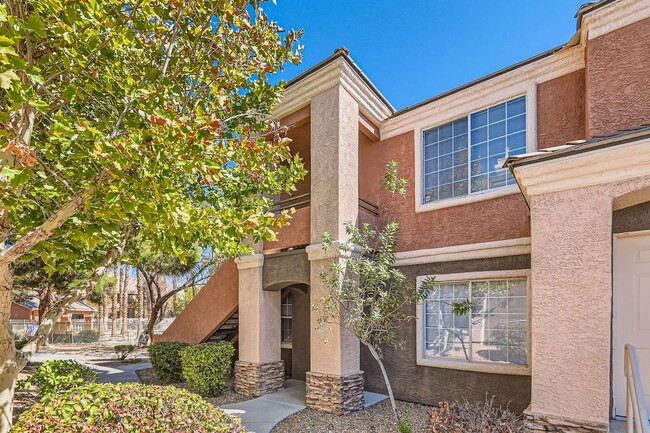 1st Floor, 2 Bedroom Condo in Gated N/W Co... - 1st Floor, 2 Bedroom Condo in Gated N/W Co...