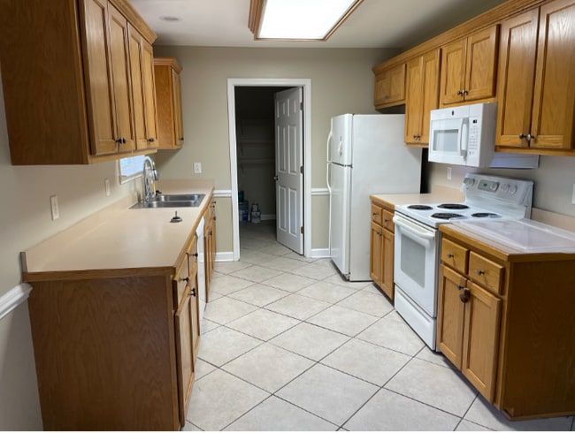 Photo - 1008 Corlew Ln