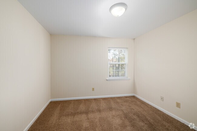 2BR, 1BA - 875SF - Primary Bedroom