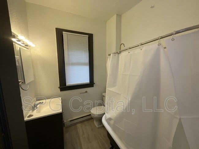 Photo - 627 E Market St