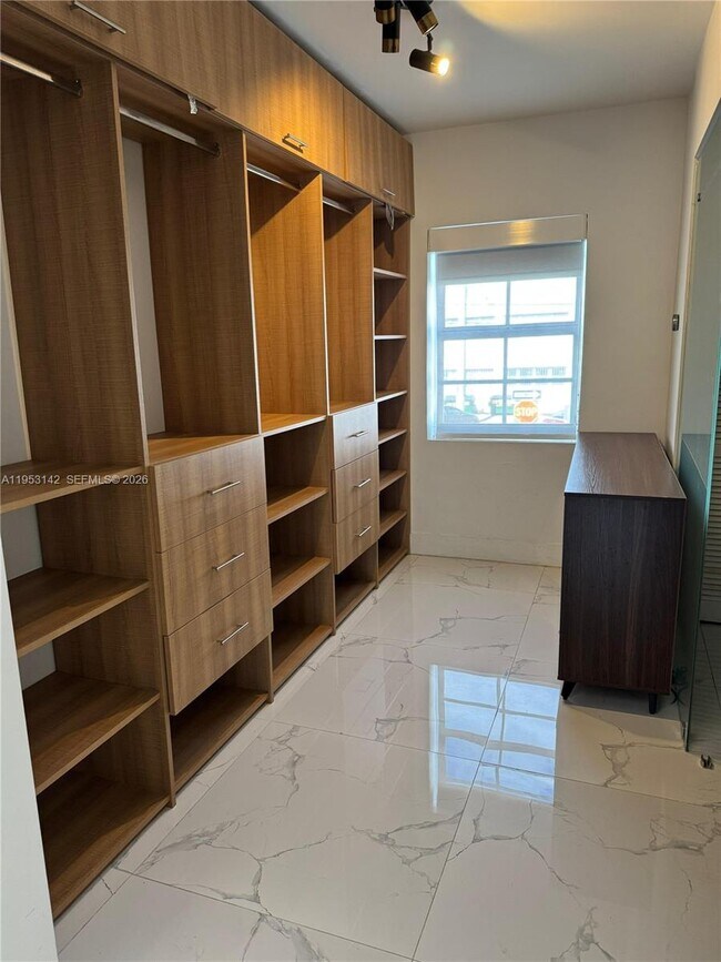 Photo - 1614 Jefferson Ave Unidad 7