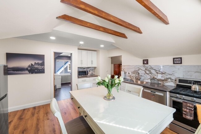 Building Photo - 2707 Garfield Ave Unit 3